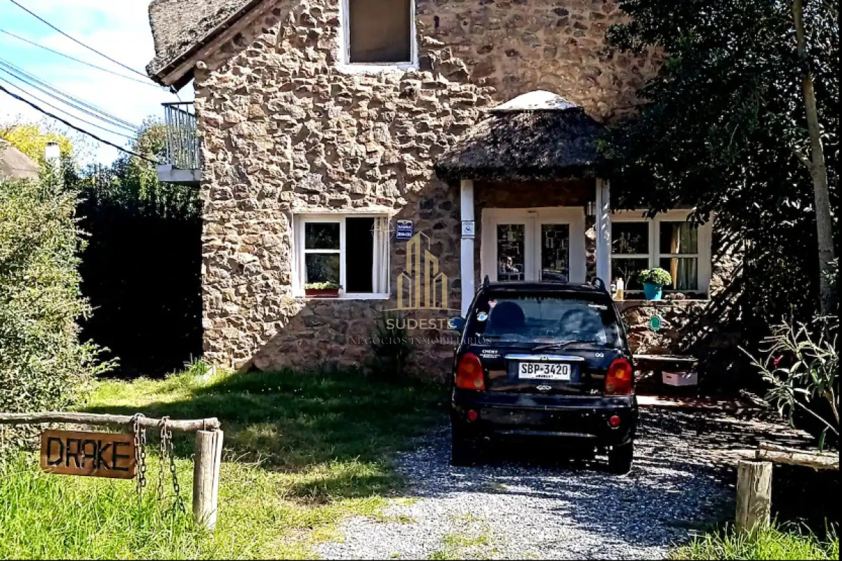 Casa ID.7 - Hermosa casa de Piedra en Balneario El Chorro 