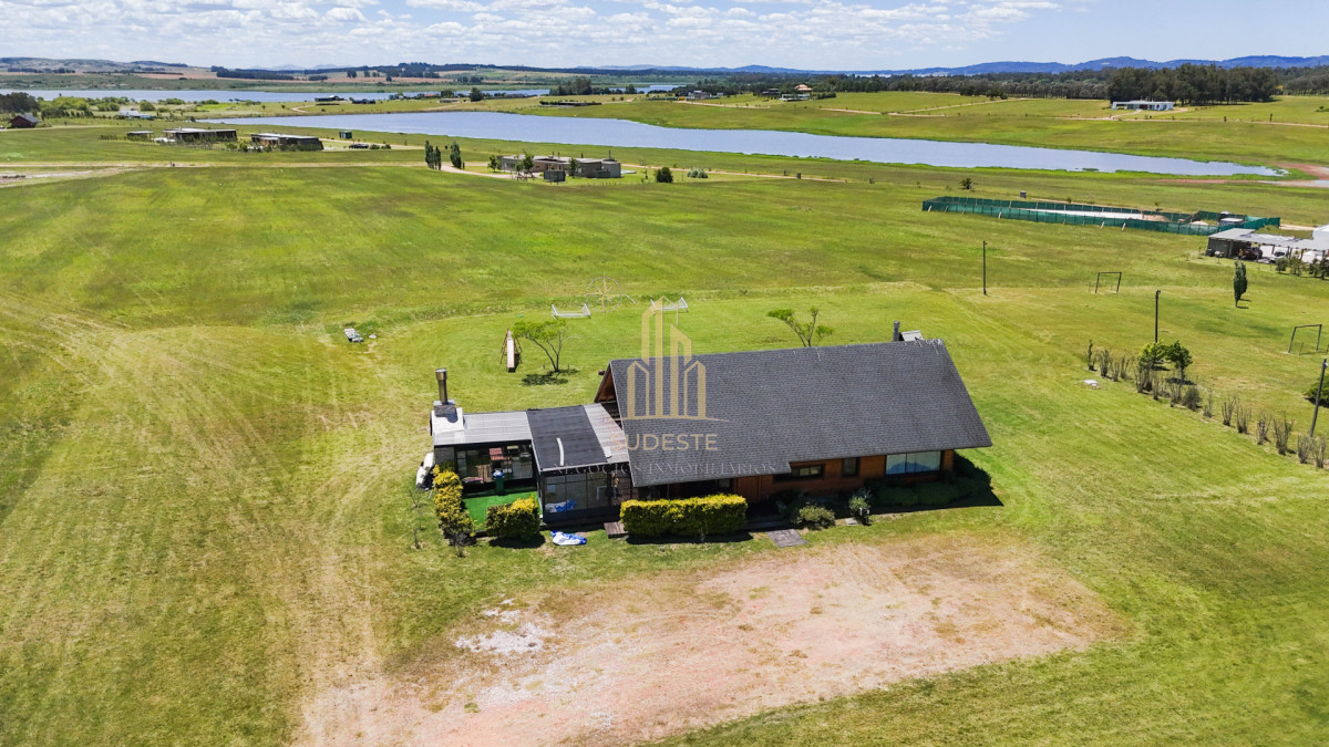 Casa ID.24 - Venta Casa 2 dormitorios Laguna de los Cisnes, Punta Ballena