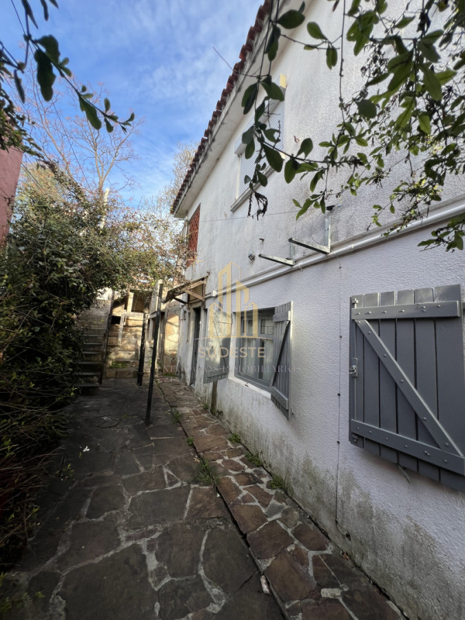 Apartamento ID.139 - Venta de Casa y 2 apartamentos en el centro de Piriápolis 