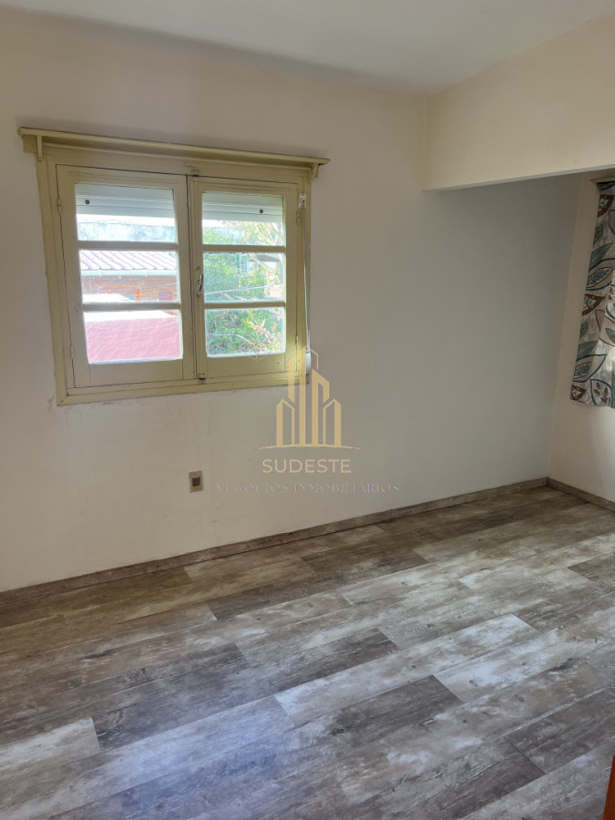 Apartamento ID.139 - Venta de Casa y 2 apartamentos en el centro de Piriápolis 