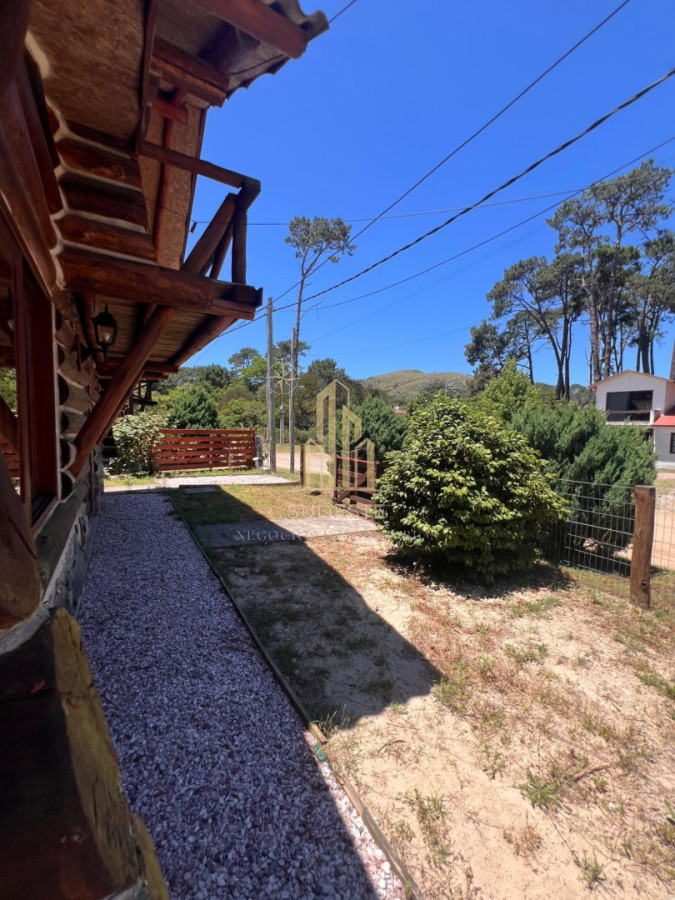 Casa ID.15 - Hermosa Cabaña a la Venta en Piriápolis