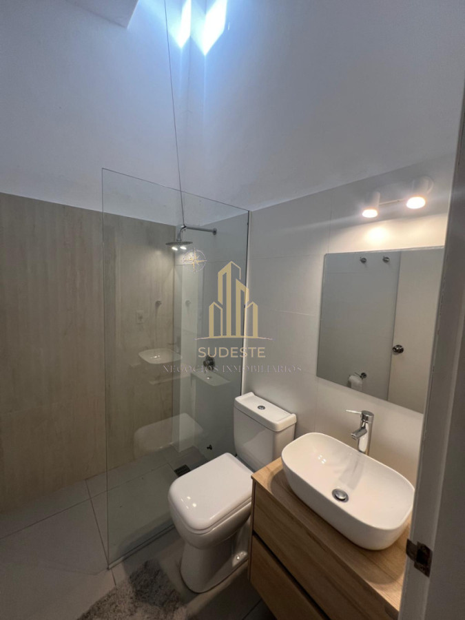 Casa ID.136 - Venta de espectacular oportunidad frente al mar 
