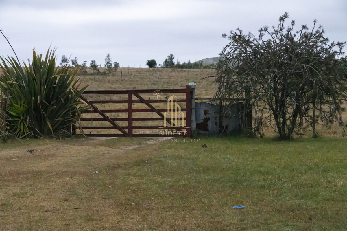 Chacra ID.37 - Chacra de 5 hectáreas con casa entre las sierras a 20 minutos de Punta del Este