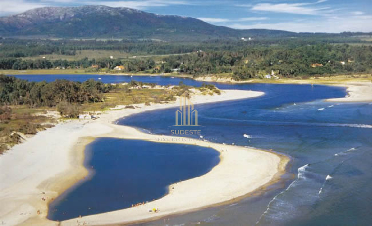 Apartamento ID.93 - Venta de terreno con mejoras Jaureguiberry Sur a 5 cuadras de la playa 