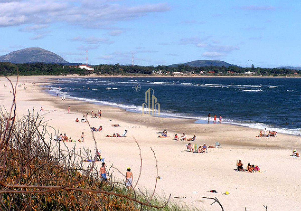 Apartamento ID.93 - Venta de terreno con mejoras Jaureguiberry Sur a 5 cuadras de la playa 