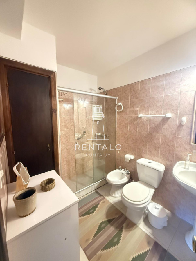 Apartamento ID.991 - Apartamento en venta de 1 dormitorio en Punta del este a pasos de Punta Shopping