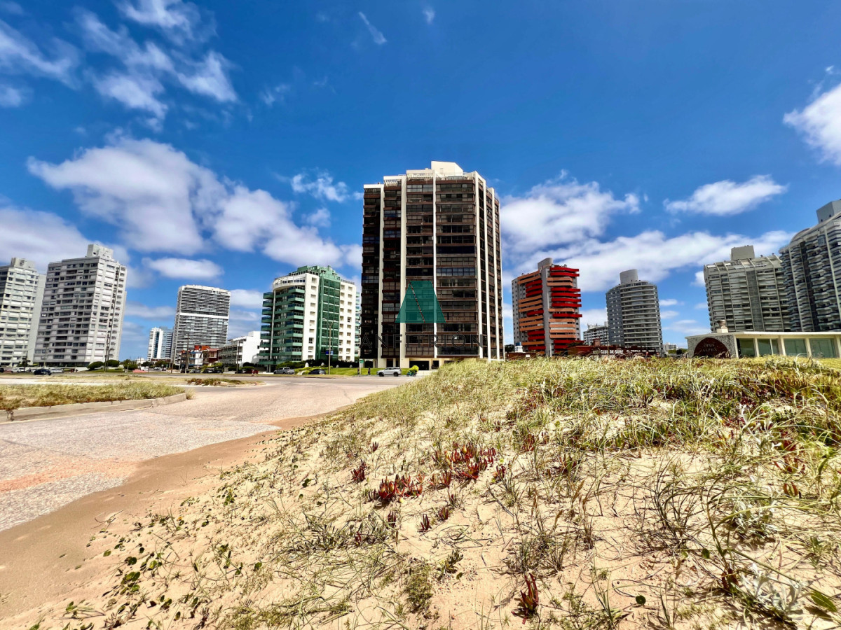 Apartamento ID.43 - Moderno Apartamento en primera linea de la Brava