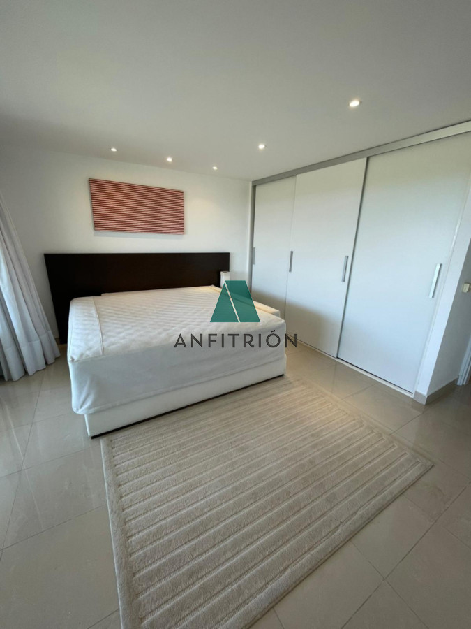 Apartamento ID.193 - En Venta - Exclusivo apartamento en primera línea de Playa Brava, 
