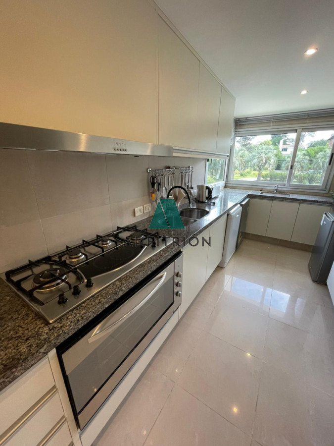 Apartamento ID.193 - En Venta - Exclusivo apartamento en primera línea de Playa Brava, 