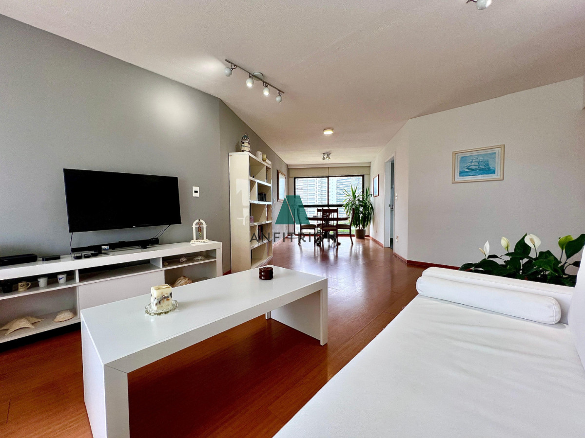 Apartamento ID.43 - Moderno Apartamento en primera linea de la Brava