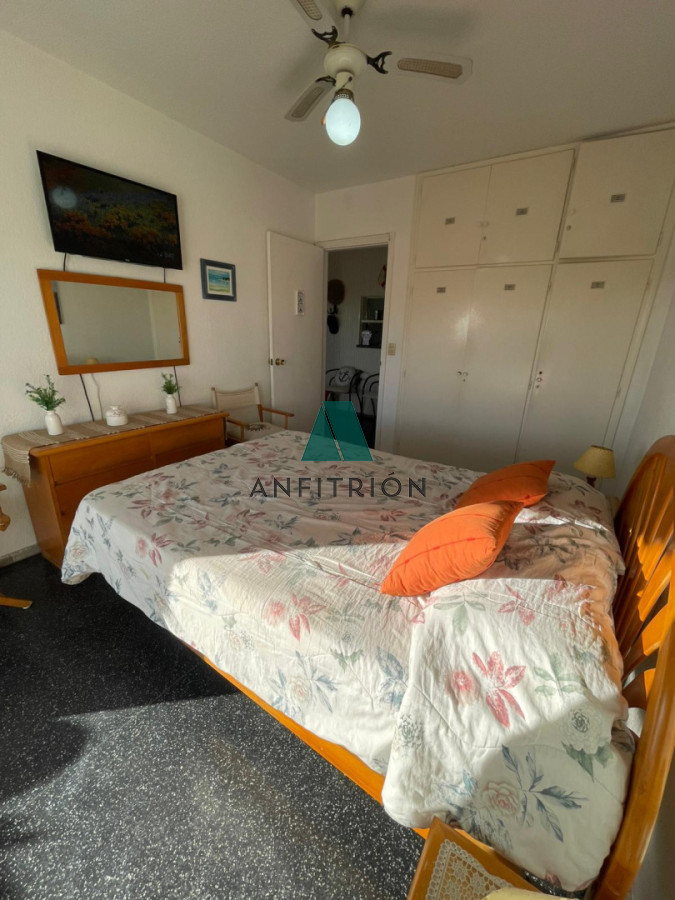 Apartamento ID.108 - Venta - Amplio apartamento frente al mar en Isla de Gorriti