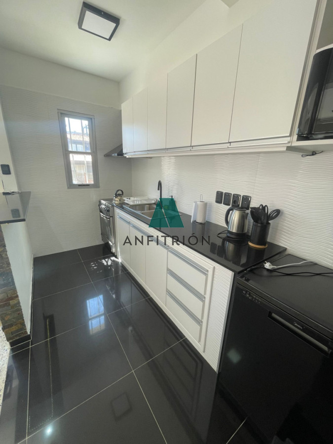 Apartamento ID.101 - Alquiler - Apartamento renovado en Península con patio 