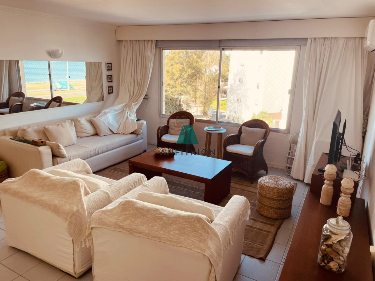 Apartamento ID.64 - Oportunidad - 2 dormitorios frente al mar en Parada 37 de la Mansa