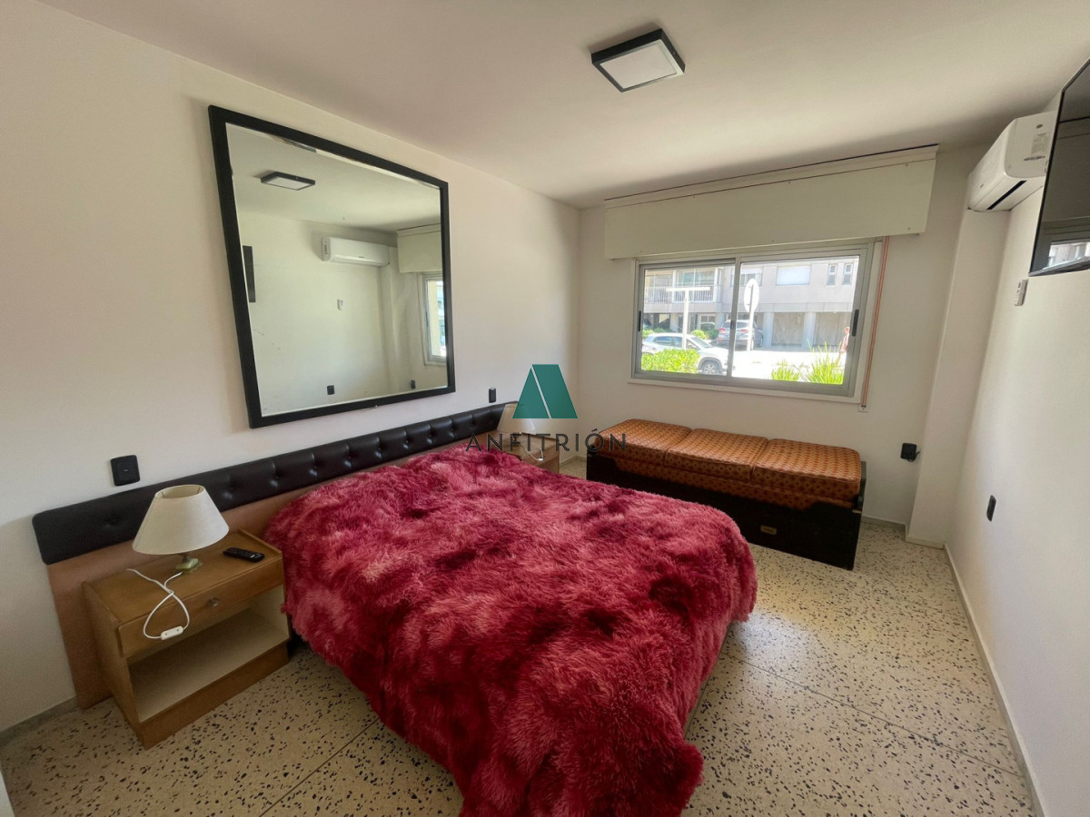 Apartamento ID.101 - Alquiler - Apartamento renovado en Península con patio 