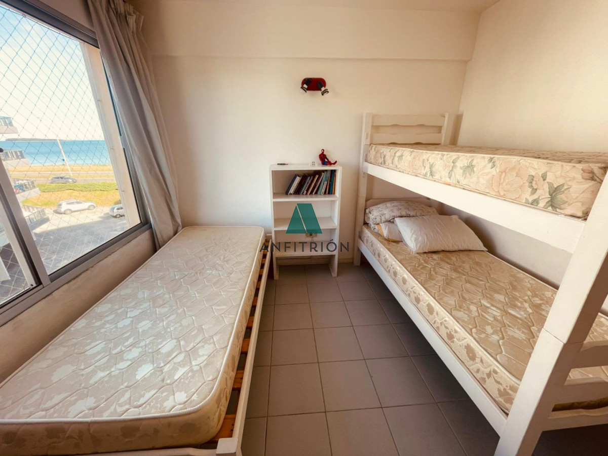 Apartamento ID.64 - Oportunidad - 2 dormitorios frente al mar en Parada 37 de la Mansa