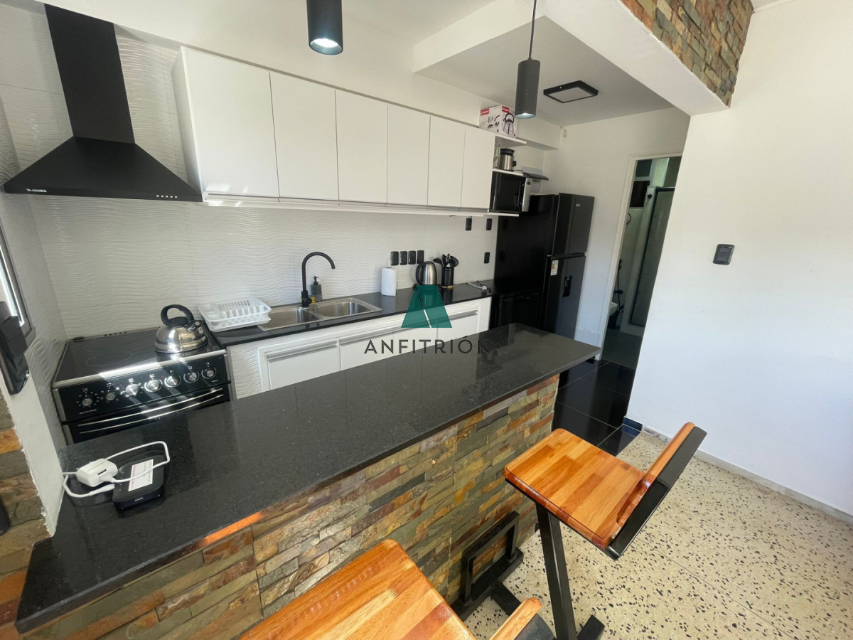 Apartamento ID.101 - Alquiler - Apartamento renovado en Península con patio 
