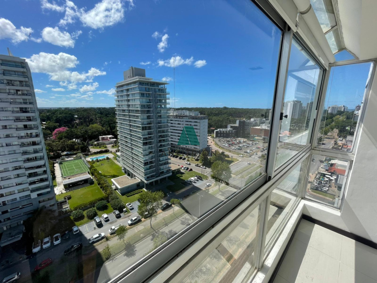 Apartamento ID.100 - Amplio y renovado apartamento en Roosevelt