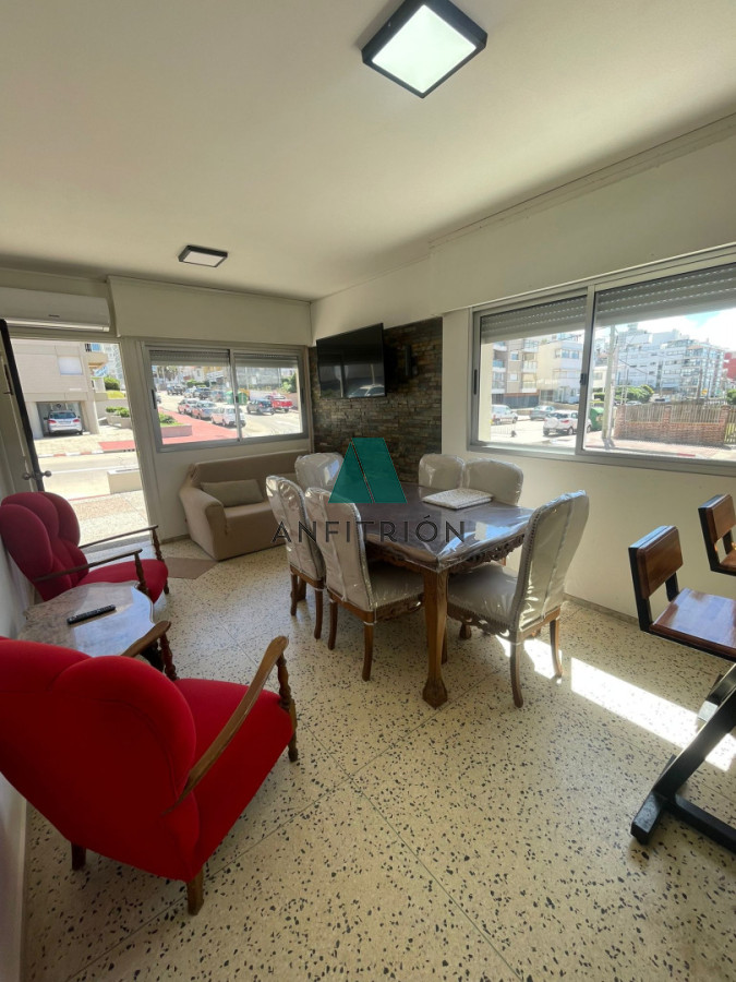 Apartamento ID.101 - Alquiler - Apartamento renovado en Península con patio 
