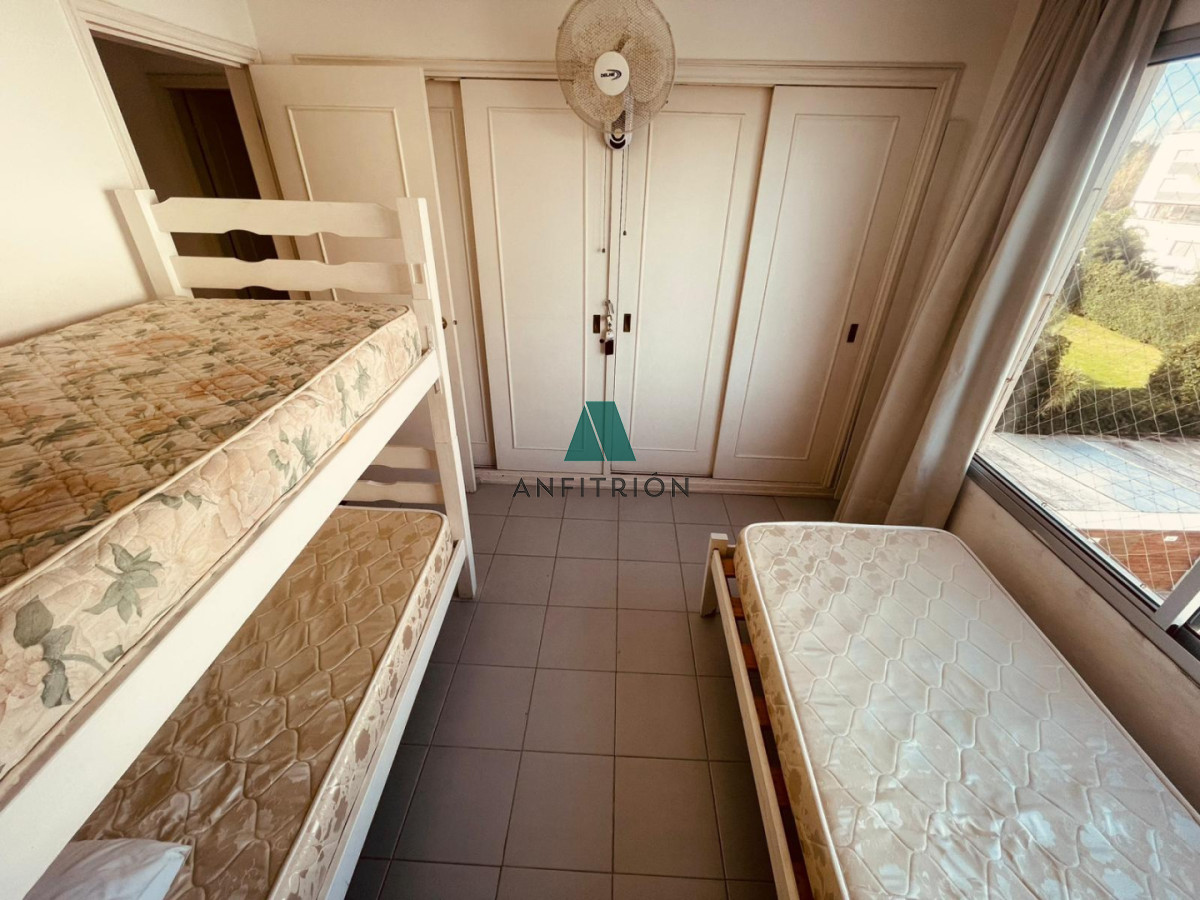 Apartamento ID.64 - Oportunidad - 2 dormitorios frente al mar en Parada 37 de la Mansa