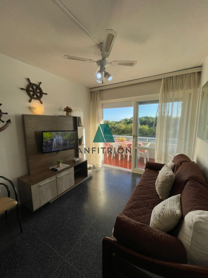 Apartamento ID.108 - Venta - Amplio apartamento frente al mar en Isla de Gorriti