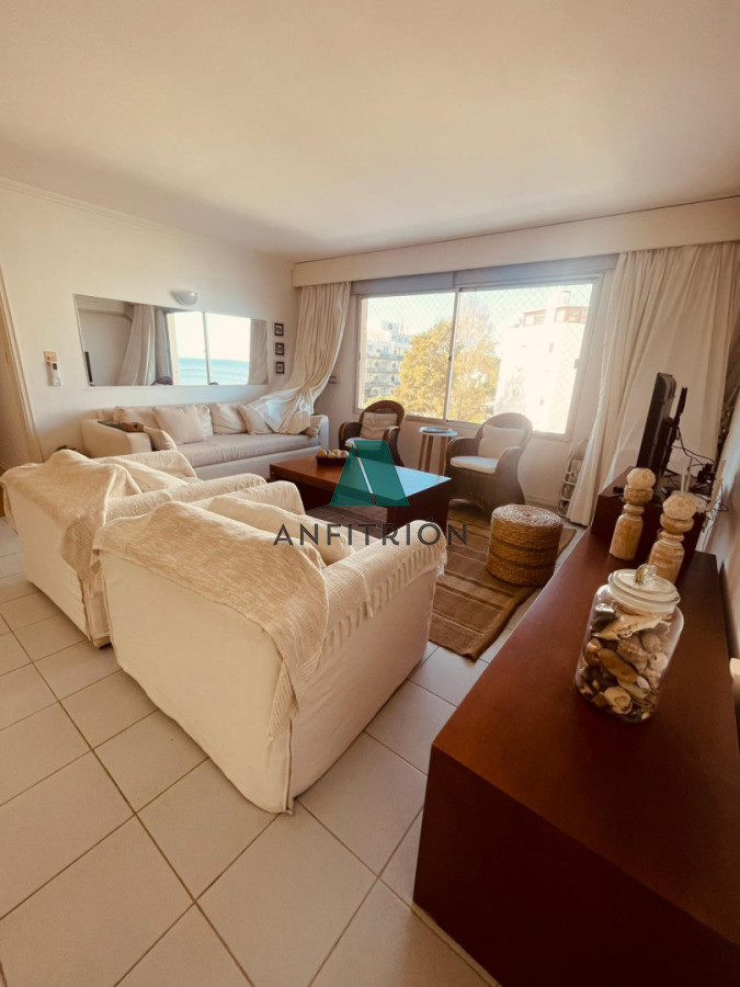 Apartamento ID.64 - Oportunidad - 2 dormitorios frente al mar en Parada 37 de la Mansa