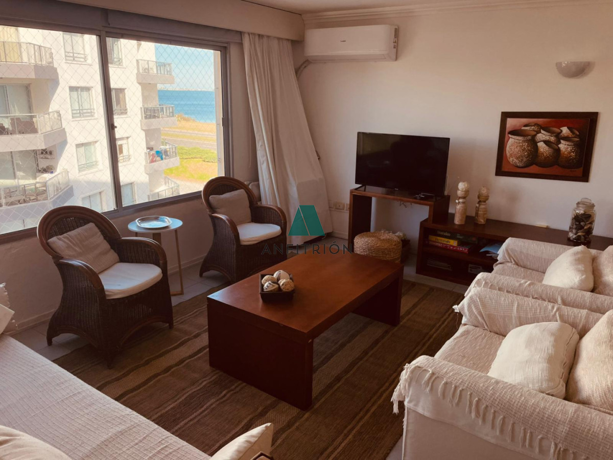 Apartamento ID.64 - Oportunidad - 2 dormitorios frente al mar en Parada 37 de la Mansa