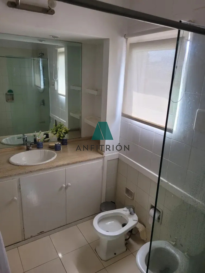 Apartamento ID.404 - 🌊✨ Oportunidad en primera línea de Playa Mansa ✨🌊