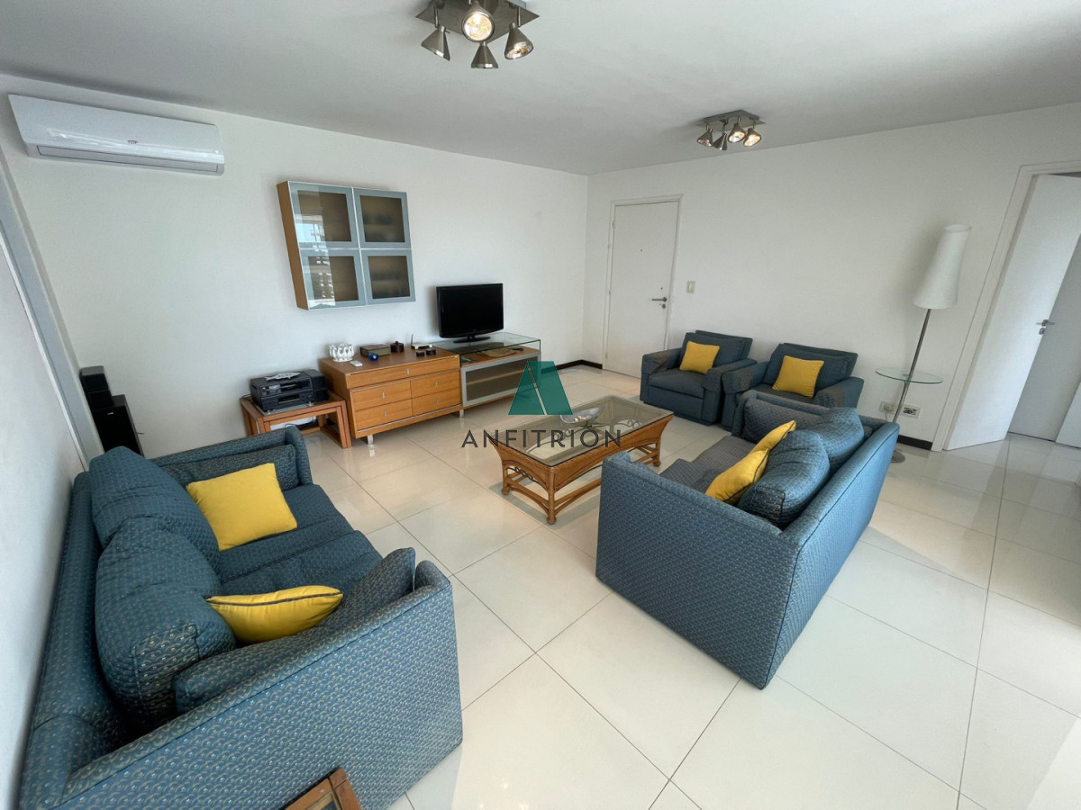 Apartamento ID.100 - Amplio y renovado apartamento en Roosevelt