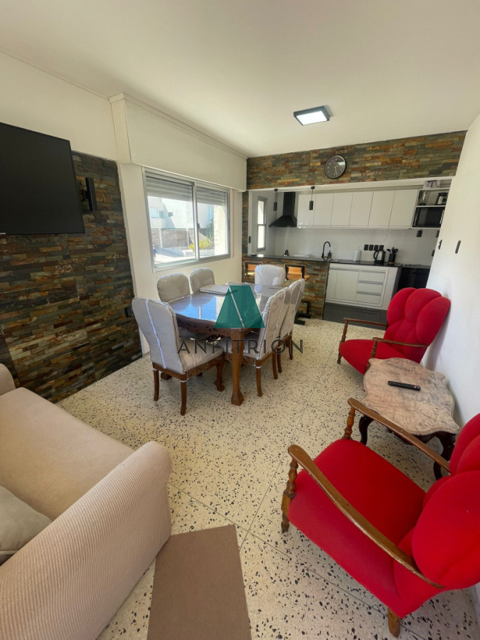 Apartamento ID.101 - Alquiler - Apartamento renovado en Península con patio 