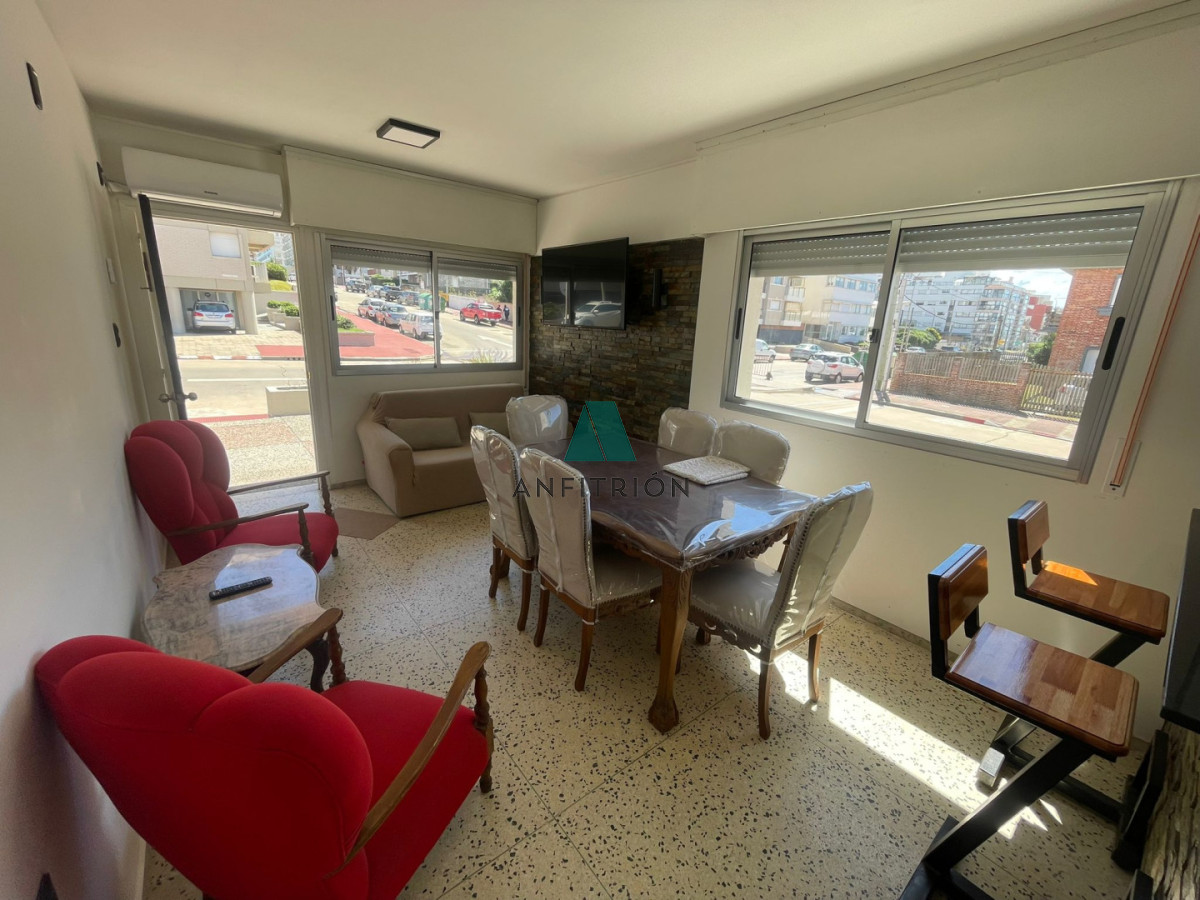 Apartamento ID.101 - Alquiler - Apartamento renovado en Península con patio 