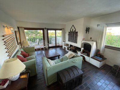 Apartamento 3 Dormi y 1 Baños + Dependencia