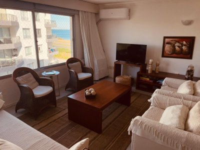 Oportunidad - 2 dormitorios frente al mar en Parada 37 de la Mansa