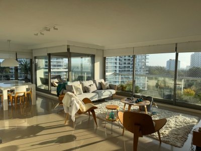 Apartamento 4 Dorm y 5 Baños - Marigot Brava