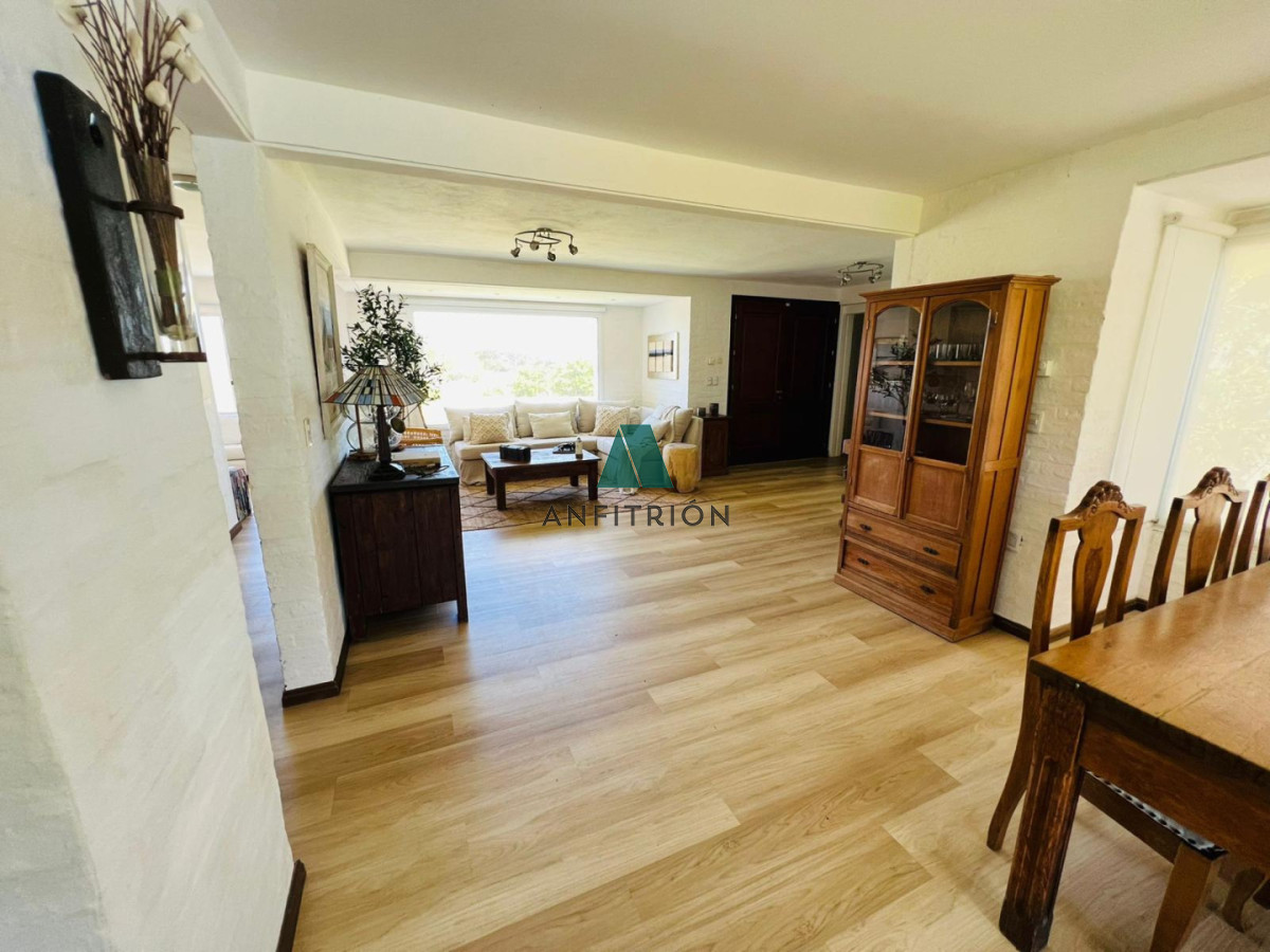 Casa ID.52 - Casona en Primera Línea de Montoya