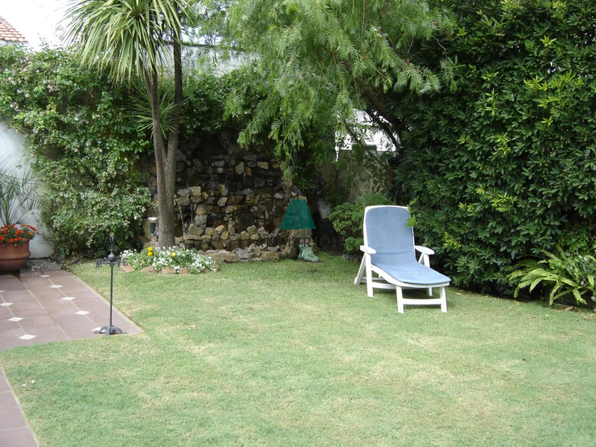 Casa ID.53 - Alquiler anual a 50 metros de Playa Mansa - Ubicación privilegiada