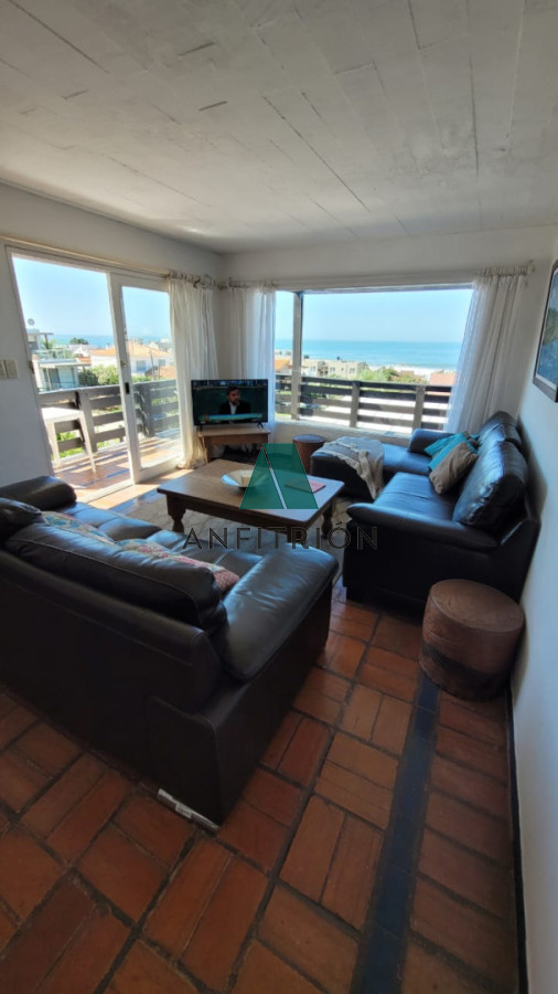 Casa ID.44 - Casa con vista al Mar en el Corazón de la Barra