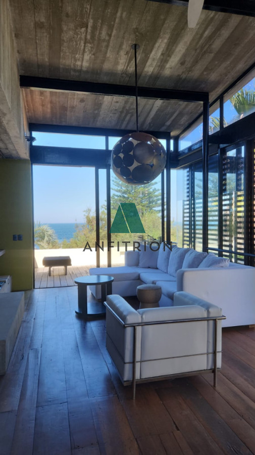 Casa ID.2 - Casa de Diseño en La Barra