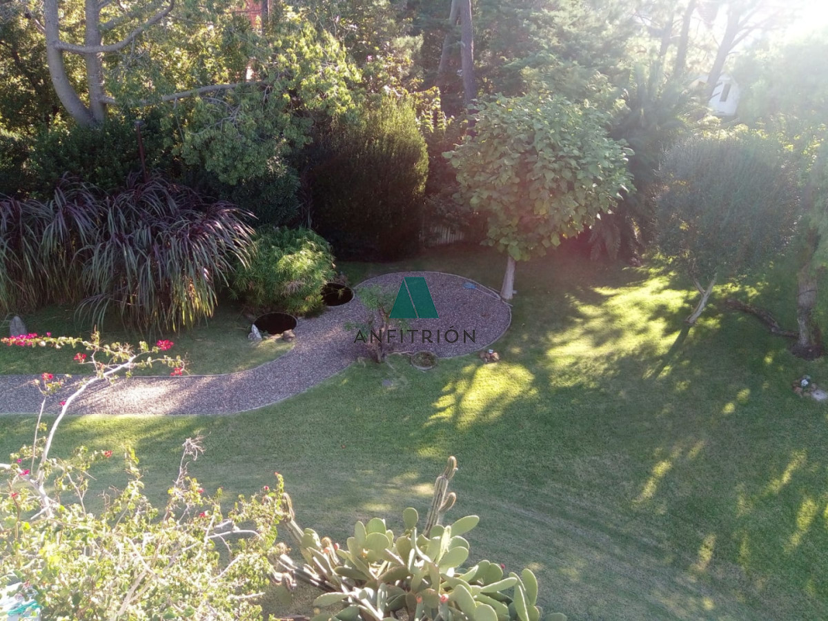 Casa ID.80 - Venta - Casa de diseño vanguardista, sólida y moderna