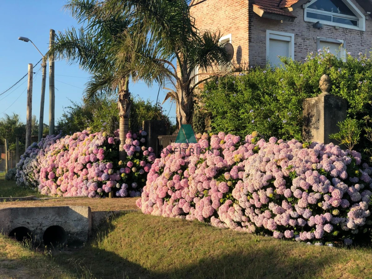Casa ID.55 - Alquiler anual a 100mts del Mar en Balneario Bs As