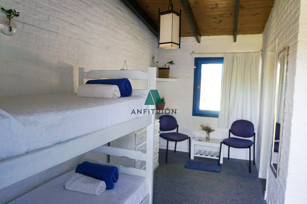 Apartamento ID.383 - 🏡✨ Espectacular casa en venta en La Barra, a tan solo 600 mts de la icónica La Posta del Cangrejo 🌊☀️