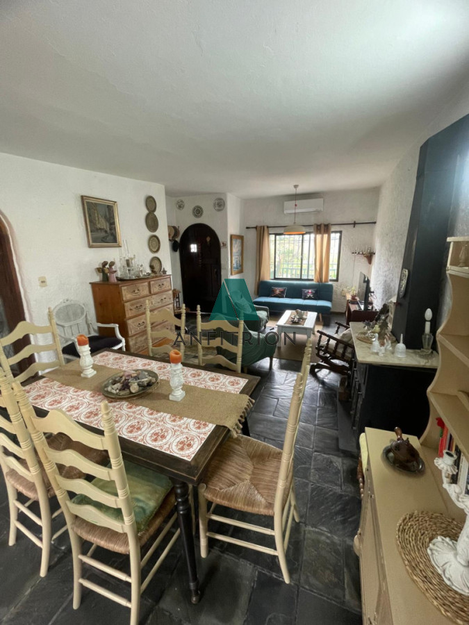 Casa ID.605 - Venta - Casa de 3 Dormitorios En Barrio Mónaco