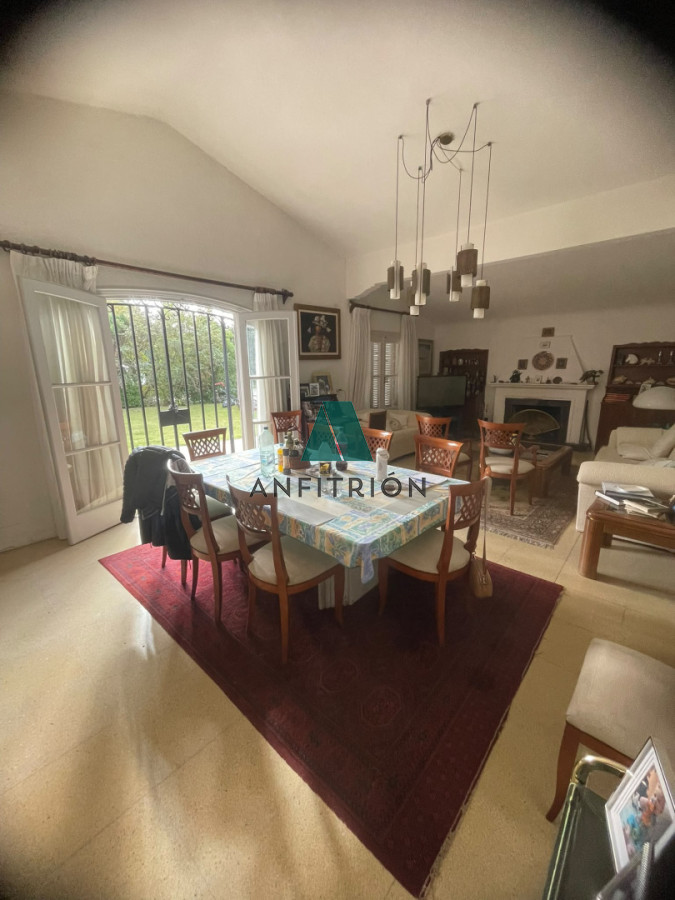 Apartamento ID.438 - Venta Casa 5 Dormitorios En Playa Mansa