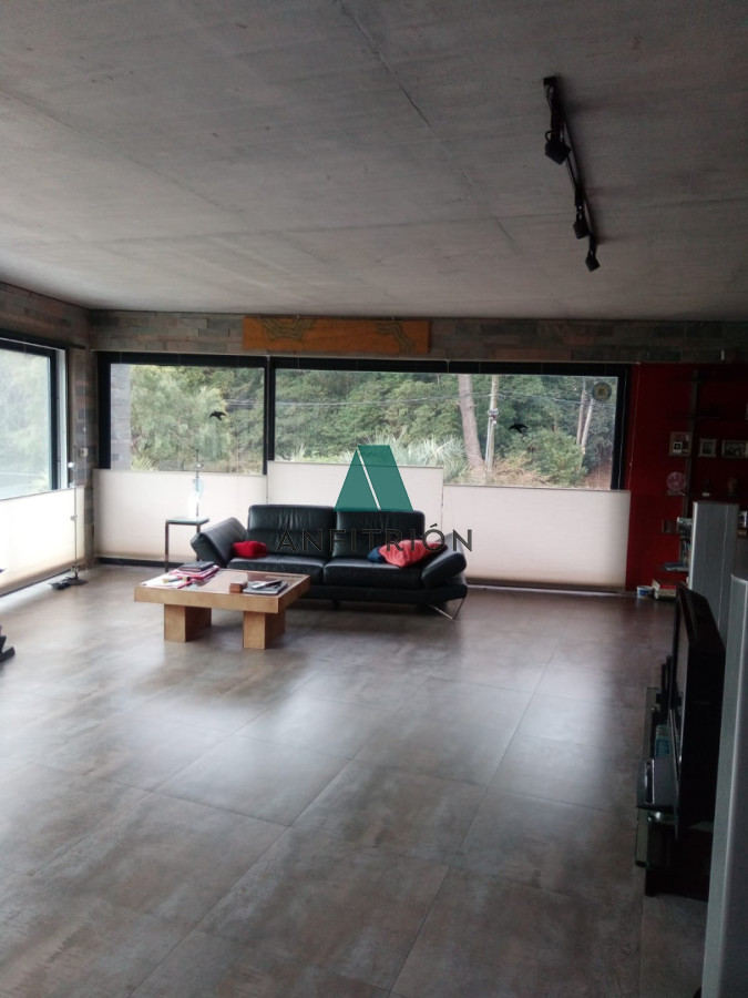 Casa ID.80 - Venta - Casa de diseño vanguardista, sólida y moderna