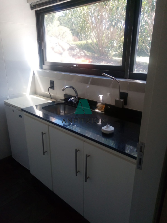 Casa ID.80 - Venta - Casa de diseño vanguardista, sólida y moderna