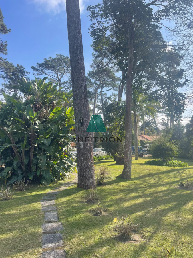 Apartamento ID.438 - Venta Casa 5 Dormitorios En Playa Mansa