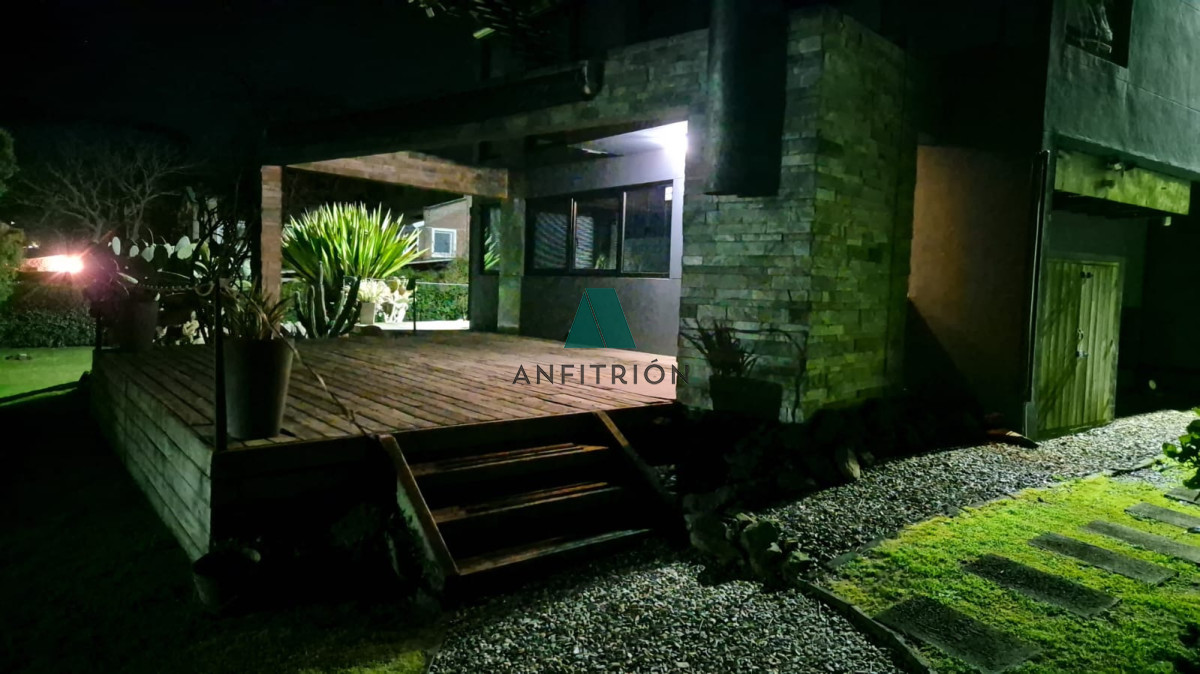 Casa ID.80 - Venta - Casa de diseño vanguardista, sólida y moderna