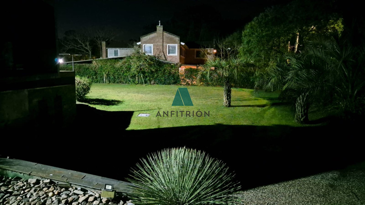 Casa ID.80 - Venta - Casa de diseño vanguardista, sólida y moderna