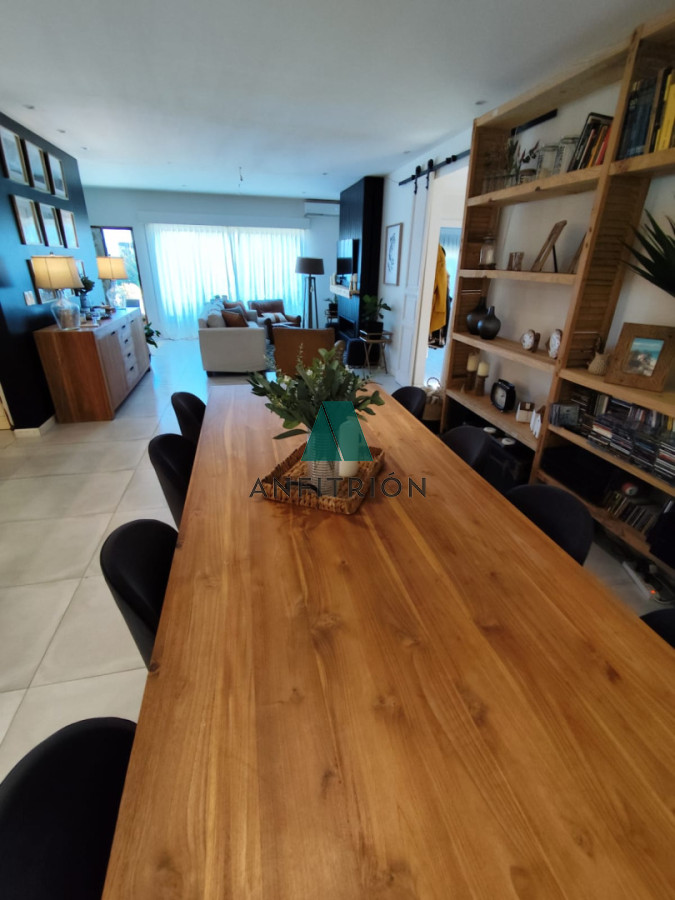 Apartamento ID.150 - En Venta Casa de 4 Dormitorios en Barrio Privado, Punta Del Este