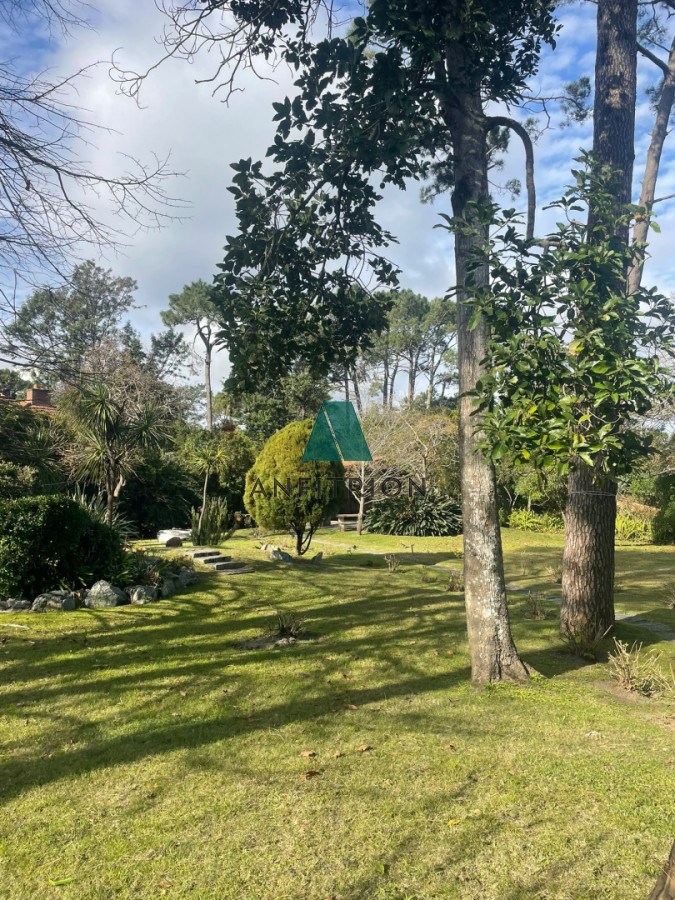 Apartamento ID.438 - Venta Casa 5 Dormitorios En Playa Mansa