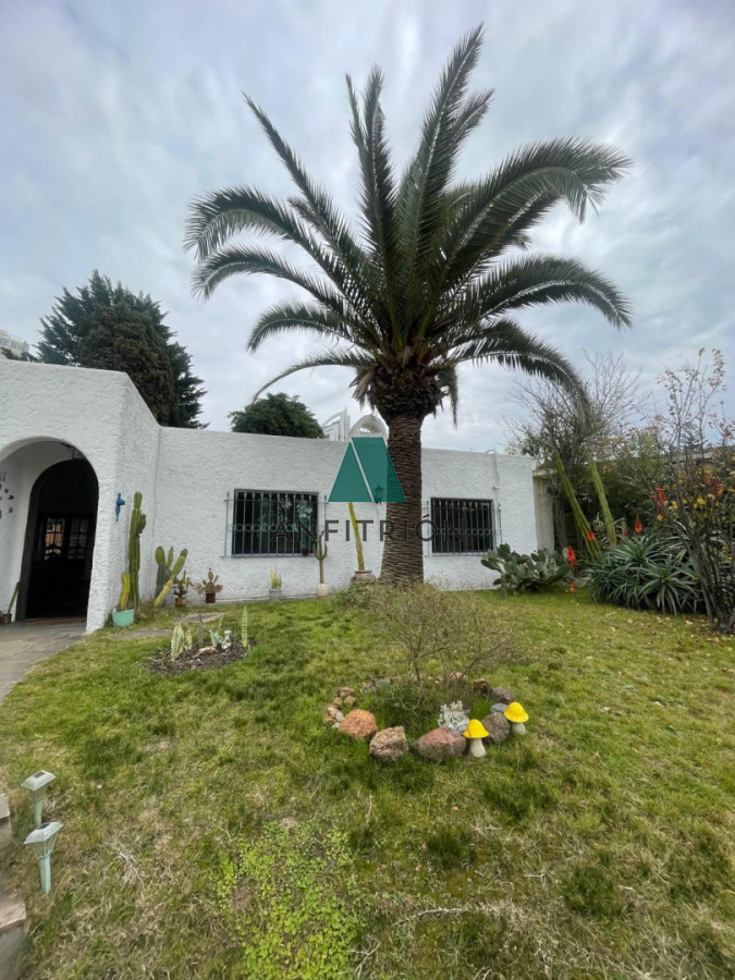 Casa ID.605 - Venta - Casa de 3 Dormitorios En Barrio Mónaco